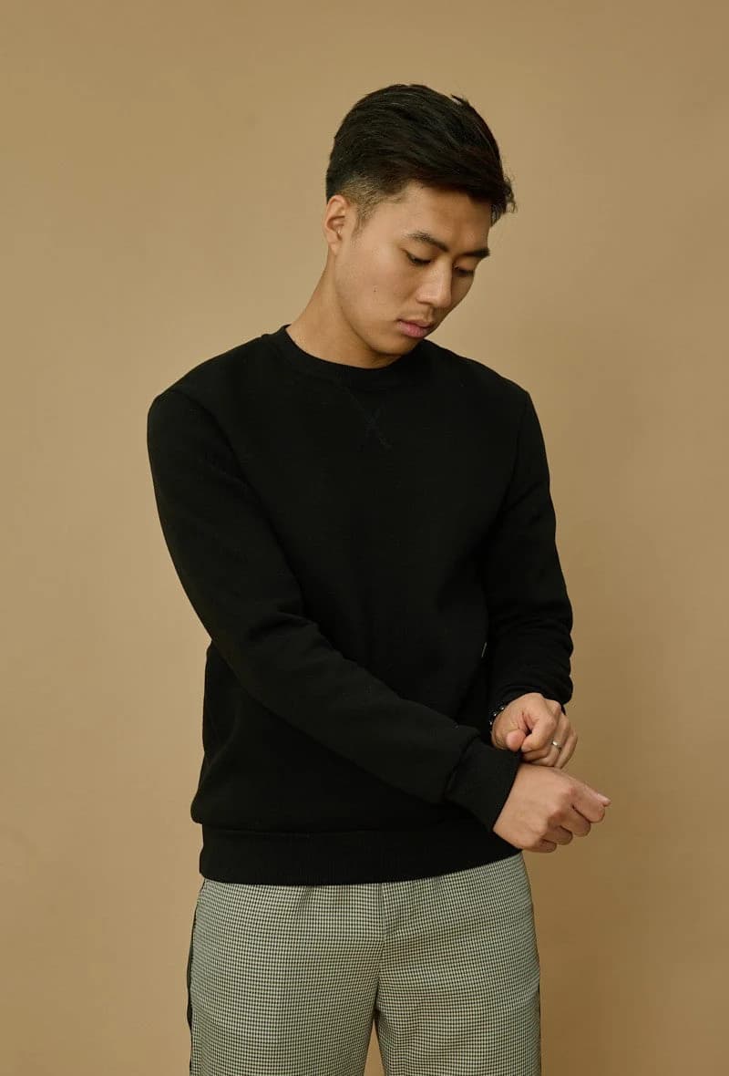 Averinaro Classic Crewneck Zwart